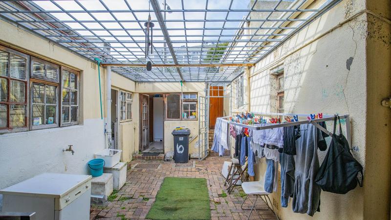 4 Bedroom Property for Sale in Sea Point Western Cape